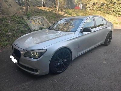BMW 750