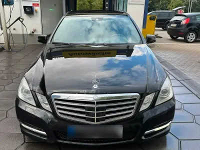 Gebraucht Mercedes E250 204 PS (150 kW) 2011 Schwarz Limousine