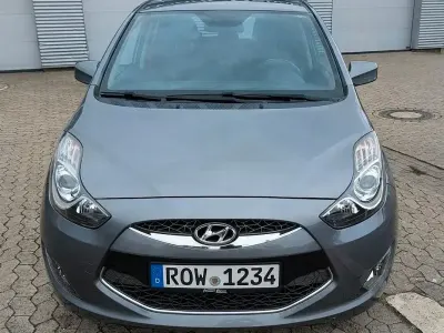 Gebraucht Hyundai ix20 116 PS (85 kW) 2013 Grau Kleinwagen