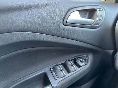 Usado Ford Grand C-Max Business Edition 150 HP (110 kW) 2017 Vermelho Monovolume