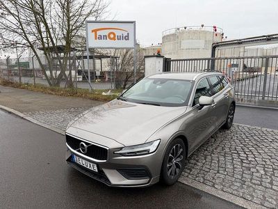 Gebraucht Volvo V60 Momentum 150 PS (110 kW) 2020 Grau Kombi