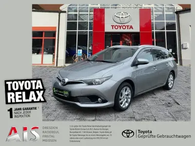 Gebraucht Toyota Auris Touring Sports Edition-S 116 PS (85 kW) 2017 New medium silver/ grey Kombi