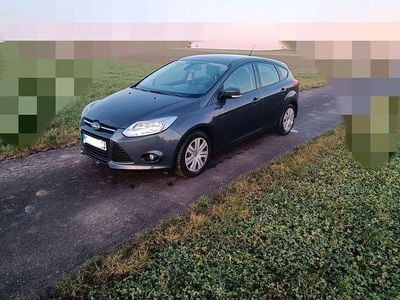 Grau Gebraucht 2012 Ford Focus Titanium Limousine | 5.500 € (Guter Preis)
