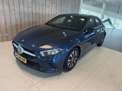 Gebraucht Mercedes A180 Business 136 PS (100 kW) 2022 Blau Limousine