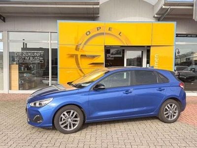 Gebraucht Hyundai i30 Passion 99 PS (72 kW) 2018 Blau Limousine