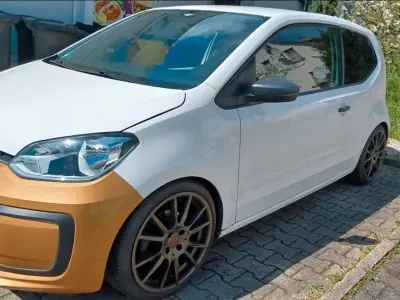 Gebraucht VW up! 60 PS (44 kW) 2017 Weiß Kleinwagen