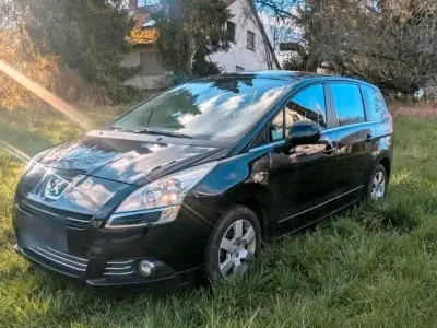 Gebraucht Peugeot 5008 Premium 120 PS (88 kW) 2010 Schwarz Van / Kleinbus