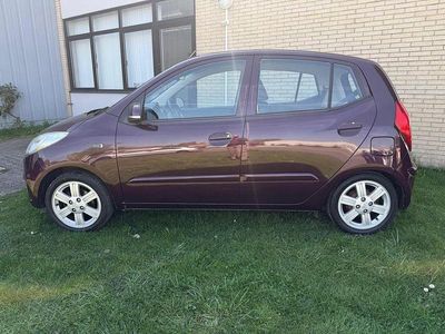 Second-hand Hyundai i10 Edition 69 CP (50 kW) 2012 Negru Hatchback