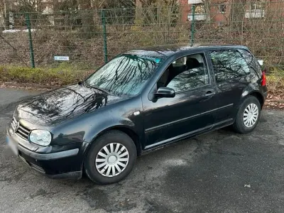 Gebraucht VW Golf IV 75 PS (55 kW) 2000 Schwarz Kleinwagen