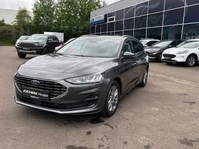 Neu Ford Focus 155 PS (114 kW) 2026 Grau Kombi