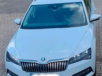 Gebraucht Skoda Superb Ambition 190 PS (139 kW) 2020 Weiß Kombi