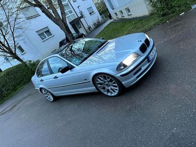 gebraucht BMW 318 Top Zustand noch angemeldet