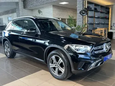 Używany Mercedes GLC200 AMG line 163 KM (119 kW) 2021 Czarny SUV