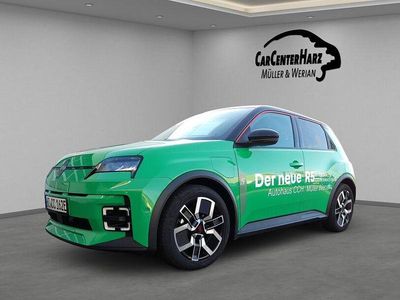 Gebraucht Renault 5 E-Tech Komfort 110 kW (150 PS) 2024 Pop green!, black pearlschwar Limousine
