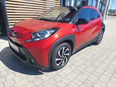 Neu Toyota Aygo X 72 PS (52 kW) 2025 Rot SUV