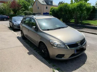 Gebraucht Kia Ceed 18 PS (13 kW) 2010 Grau Kleinwagen