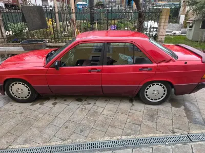 Gebraucht Mercedes 190 120 PS (88 kW) 1988 Rot Limousine