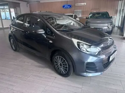 Gebraucht Kia Rio Start 84 PS (61 kW) 2016 Grau Kleinwagen