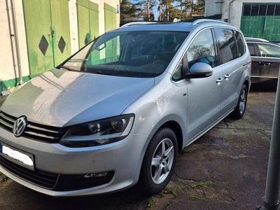 Silber Gebraucht 2018 VW Sharan Comfortline Van / Kleinbus | 16.900 € (Guter Preis)