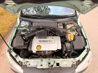 Gebraucht Opel Corsa 90 PS (66 kW) 2001 Grün Kleinwagen