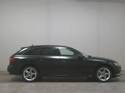 Gebraucht Audi A4 Advanced 204 PS (150 kW) 2022 Schwarz Kombi