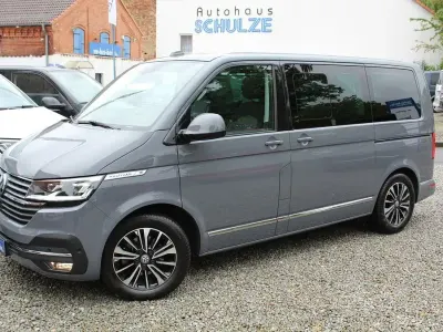 Używany VW T6.1 Highline 150 KM (110 kW) 2022 Szary Van