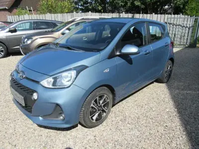 Gebraucht Hyundai i10 Trend 87 PS (63 kW) 2017 Grau Kleinwagen