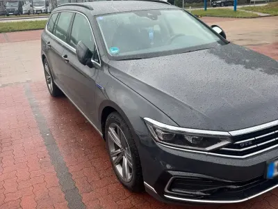 Gebraucht VW Passat 218 PS (160 kW) 2021 Grau Kombi