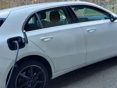 Gebraucht Mercedes A250 218 PS (160 kW) 2021 Weiß Limousine