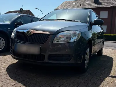 Gebraucht Skoda Fabia 70 PS (51 kW) 2009 Grau Kleinwagen