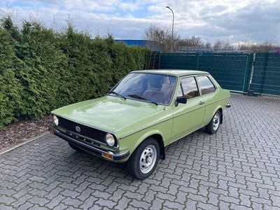 Usado VW Derby 50 HP (36 kW) 1977 Verde Sedan