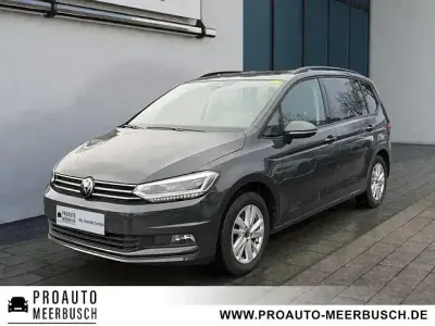 Gebraucht VW Touran Comfortline 150 PS (110 kW) 2024 Uranograu Van / Kleinbus