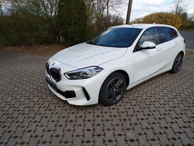 Second-hand BMW 118 Sport Line 140 CP (102 kW) 2021 Alb Hatchback