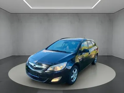 Gebraucht Opel Astra 140 PS (102 kW) 2012 Schwarz Kombi