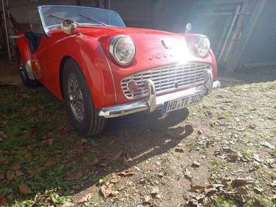 Rot Gebraucht 1961 Triumph TR3 Cabrio | 26.500 €