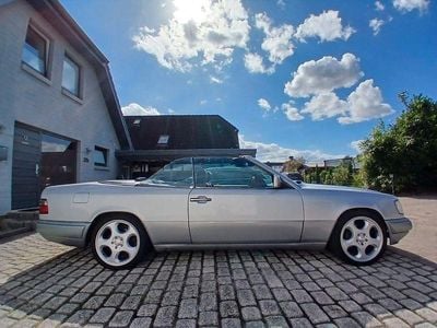 Gebraucht Mercedes E200 Sportline 136 PS (100 kW) 1994 Silber Cabrio