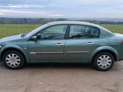 Grau Gebraucht 2003 Renault Mégane II Limousine | 2.900 € (Fairer Preis)