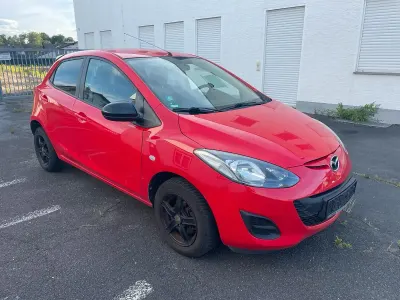 Gebraucht Mazda 2 75 PS (55 kW) 2014 Rot Kleinwagen