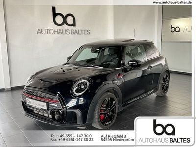 Enigmatic black met. Gebraucht 2024 Mini John Cooper Works Kleinwagen | 36.850 € (Etwas zu teuer)