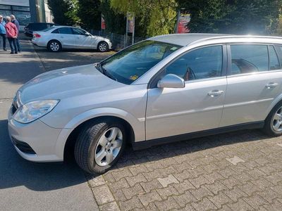 Begagnad Opel Vectra 150 HK (110 kW) 2005 Silver Kombi