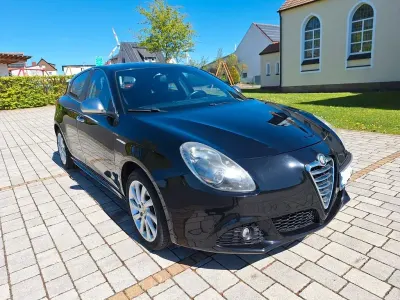 Gebraucht Alfa Romeo Giulietta Turismo 140 PS (102 kW) 2012 Schwarz Kleinwagen