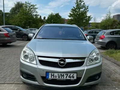 Gebraucht Opel Vectra 150 PS (110 kW) 2008 Silber Kombi
