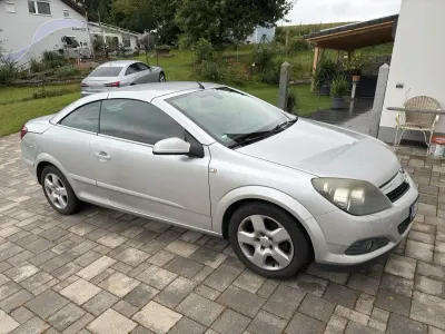 Gebraucht Opel Astra 140 PS (102 kW) 2007 Silber Cabrio
