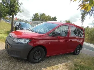 Gebraucht VW Caddy 102 PS (75 kW) 2021 Rot Van / Kleinbus
