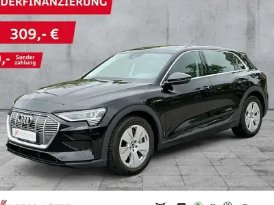 Używany Audi e-tron Comfort 300 kW (408 KM) 2022 Czarny SUV