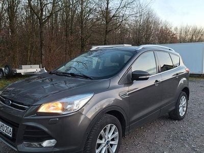 Grau Gebraucht 2016 Ford Kuga Titanium SUV | 8.200 € (Guter Preis)