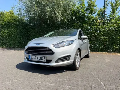 Gebraucht Ford Fiesta 80 PS (58 kW) 2013 Silber Limousine