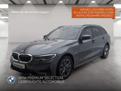 Gebraucht BMW 330e Sport Line 292 PS (214 kW) 2022 Grau Kombi