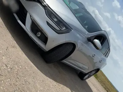 Gebraucht Renault Mégane GrandTour 140 PS (102 kW) 2019 Grau Kombi