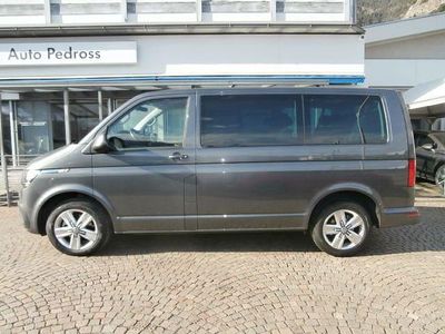 Gebraucht VW Caravelle Comfortline 150 PS (110 kW) 2024 Grün Van / Kleinbus